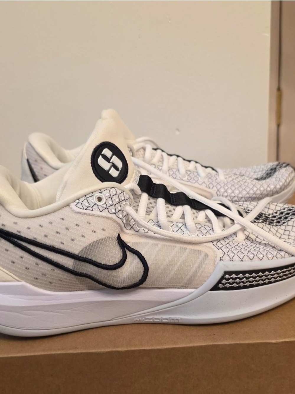 Nike Sabrina 1 Magnetic Basketball Sneakers White & Black. Unisex